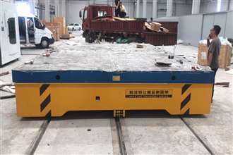 RGV自動化搬運(yùn)車圖